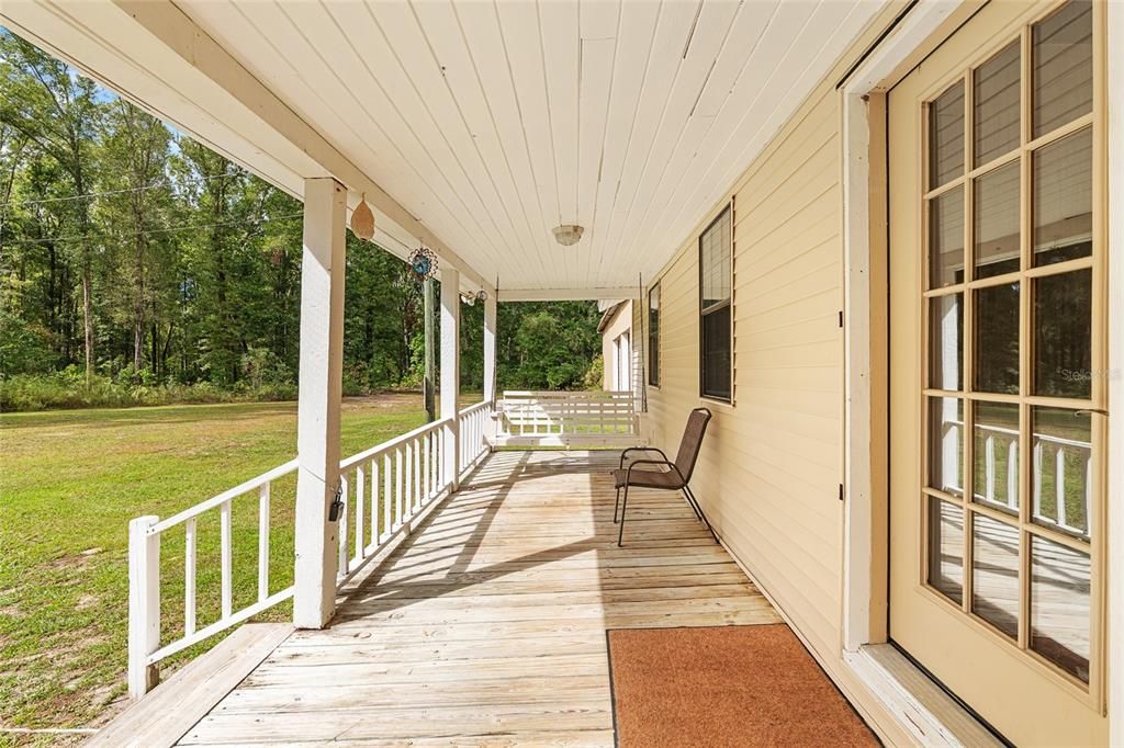 合同活跃: $375,000 (3 贝兹, 2 浴室, 1836 平方英尺)