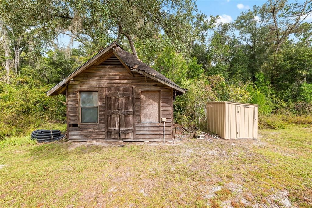 合同活跃: $375,000 (3 贝兹, 2 浴室, 1836 平方英尺)