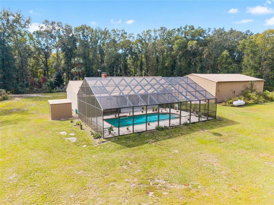 合同活跃: $375,000 (3 贝兹, 2 浴室, 1836 平方英尺)