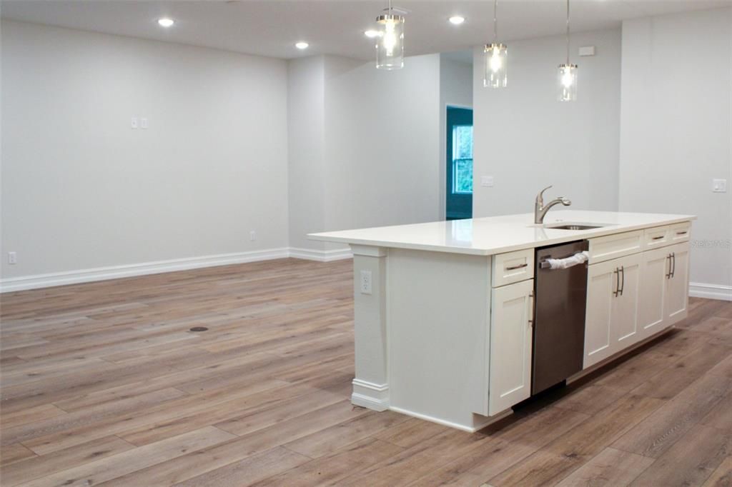 For Sale: $465,000 (3 beds, 3 baths, 2280 Square Feet)