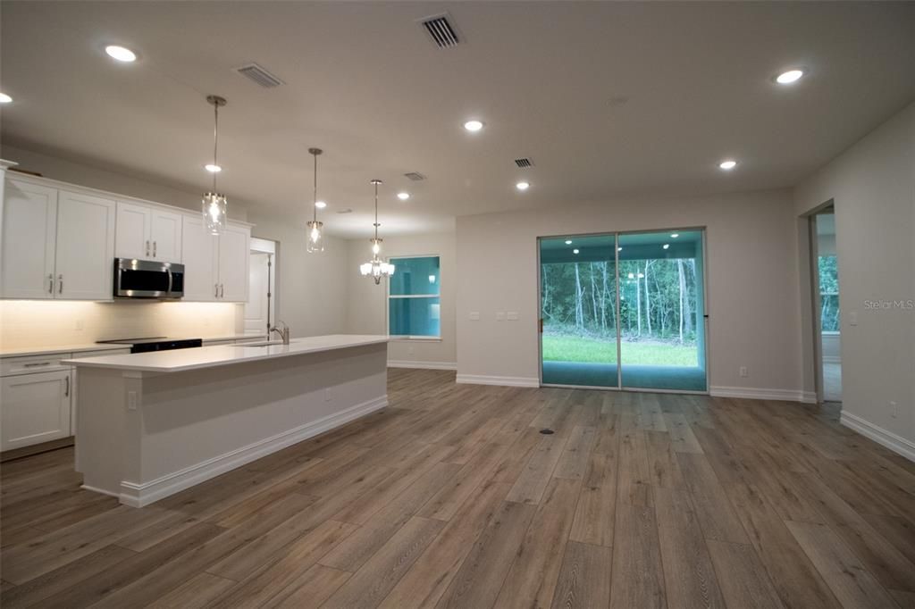 For Sale: $465,000 (3 beds, 3 baths, 2280 Square Feet)