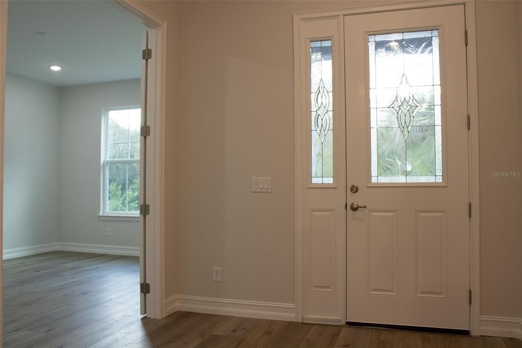 For Sale: $465,000 (3 beds, 3 baths, 2280 Square Feet)