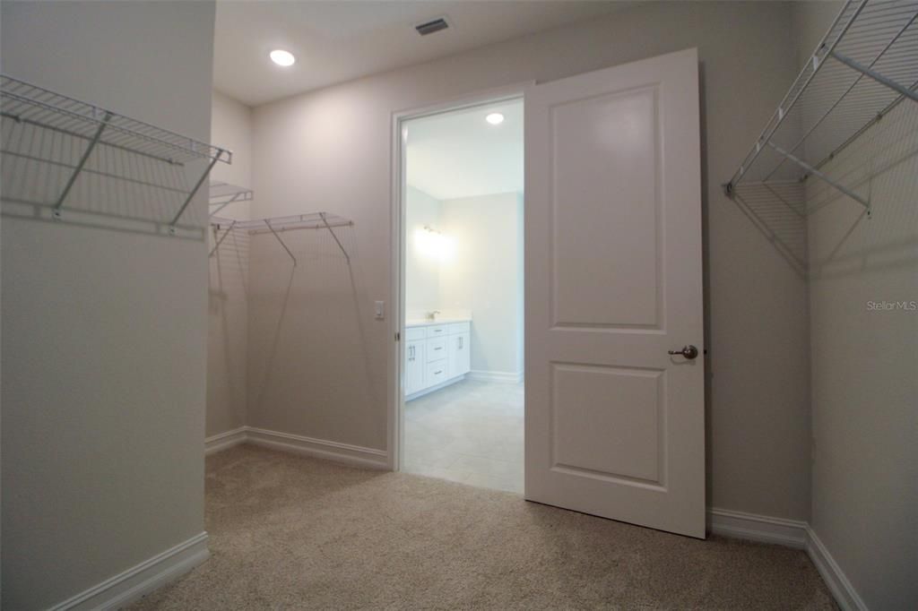 For Sale: $465,000 (3 beds, 3 baths, 2280 Square Feet)