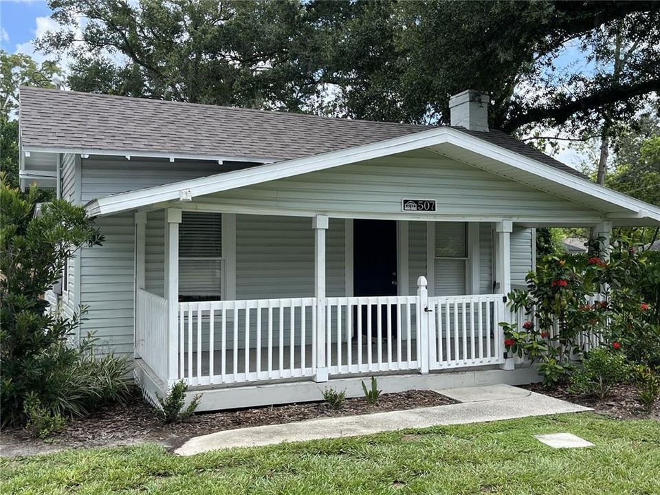 Recently Rented: $1,650 (2 beds, 1 baths, 856 Square Feet)