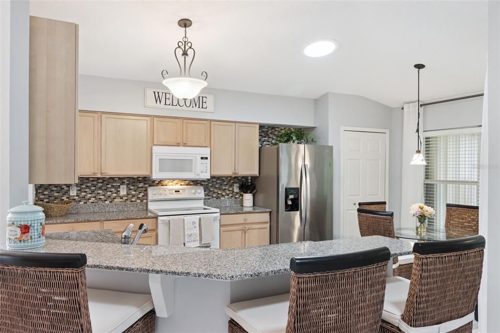 Под контрактом: $325,000 (2 спален, 2 ванн, 1440 Квадратных фут)