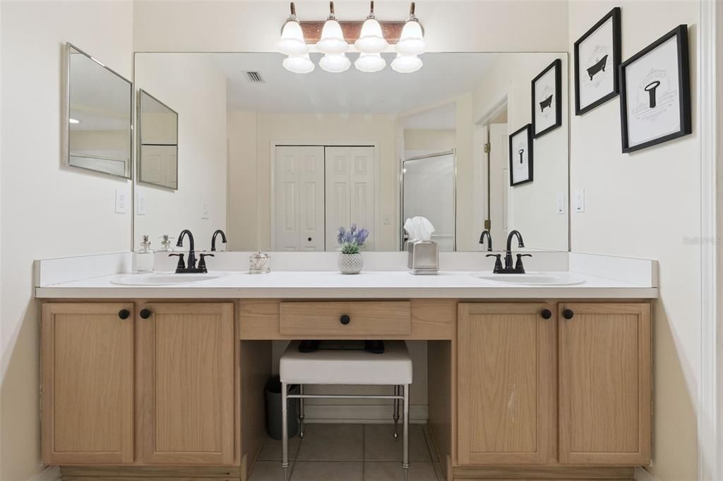 Под контрактом: $325,000 (2 спален, 2 ванн, 1440 Квадратных фут)