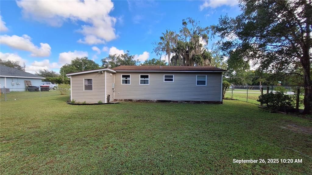 Active With Contract: $185,000 (3 beds, 1 baths, 1286 Square Feet)