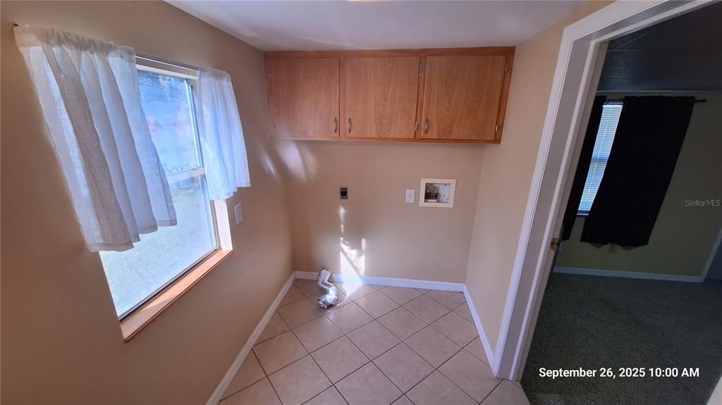 Active With Contract: $185,000 (3 beds, 1 baths, 1286 Square Feet)