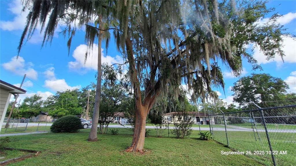 Active With Contract: $185,000 (3 beds, 1 baths, 1286 Square Feet)