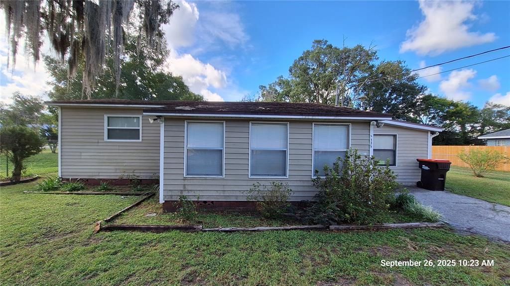 Active With Contract: $185,000 (3 beds, 1 baths, 1286 Square Feet)