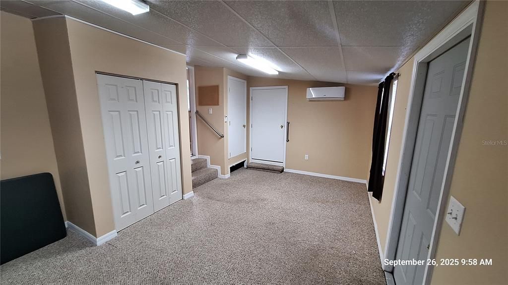 Active With Contract: $185,000 (3 beds, 1 baths, 1286 Square Feet)