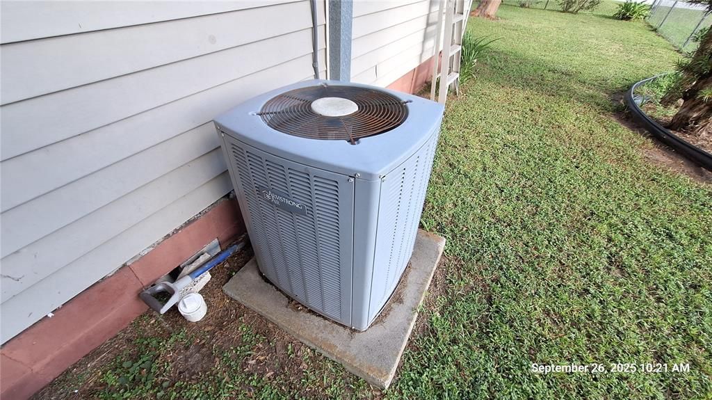 Active With Contract: $185,000 (3 beds, 1 baths, 1286 Square Feet)