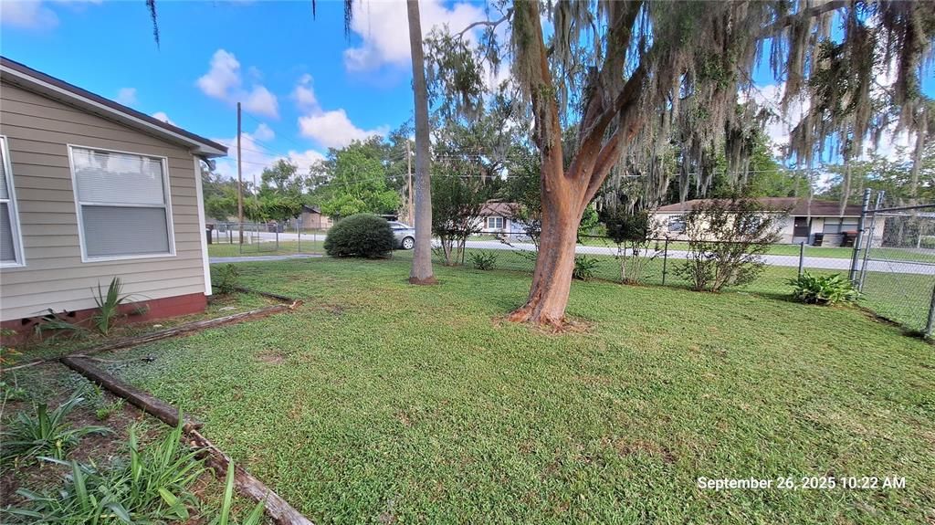 Active With Contract: $185,000 (3 beds, 1 baths, 1286 Square Feet)