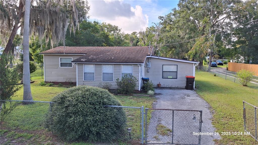 Active With Contract: $185,000 (3 beds, 1 baths, 1286 Square Feet)