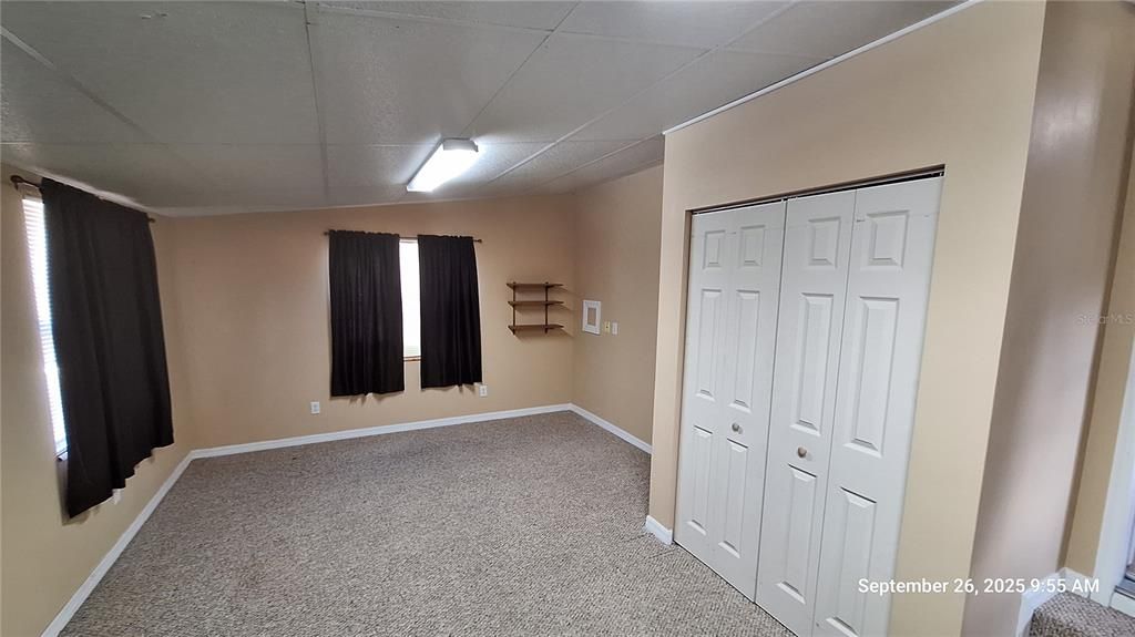 Active With Contract: $185,000 (3 beds, 1 baths, 1286 Square Feet)