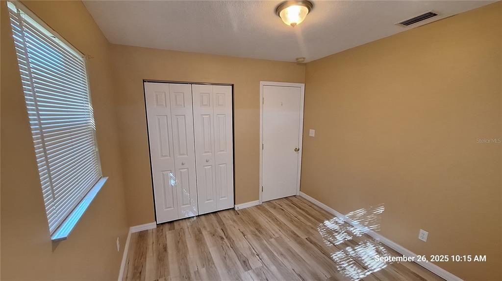 Active With Contract: $185,000 (3 beds, 1 baths, 1286 Square Feet)