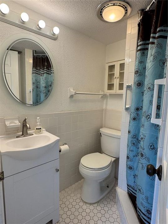 For Sale: $239,000 (2 beds, 2 baths, 840 Square Feet)