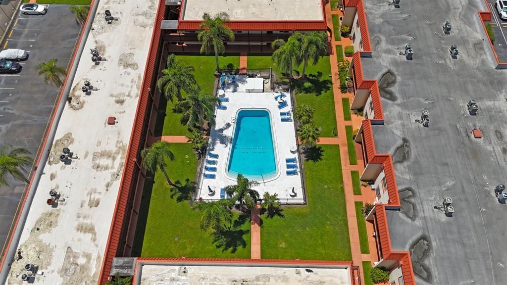 For Sale: $239,000 (2 beds, 2 baths, 840 Square Feet)