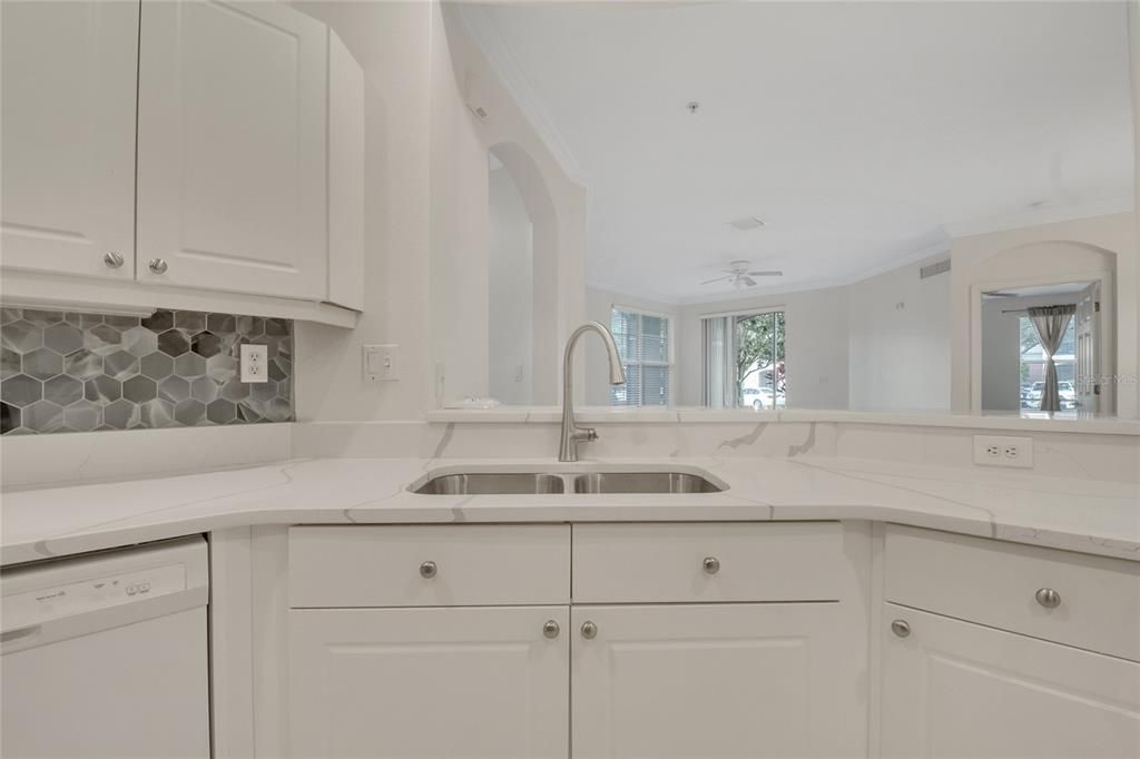 待售: $330,000 (3 贝兹, 2 浴室, 1442 平方英尺)