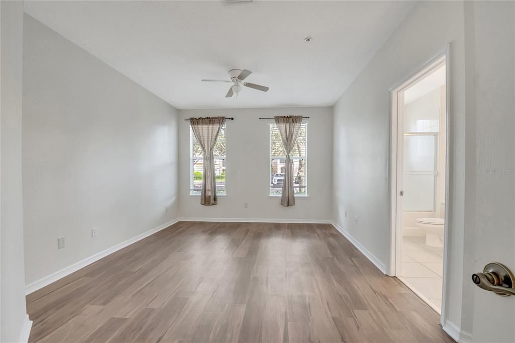 待售: $330,000 (3 贝兹, 2 浴室, 1442 平方英尺)