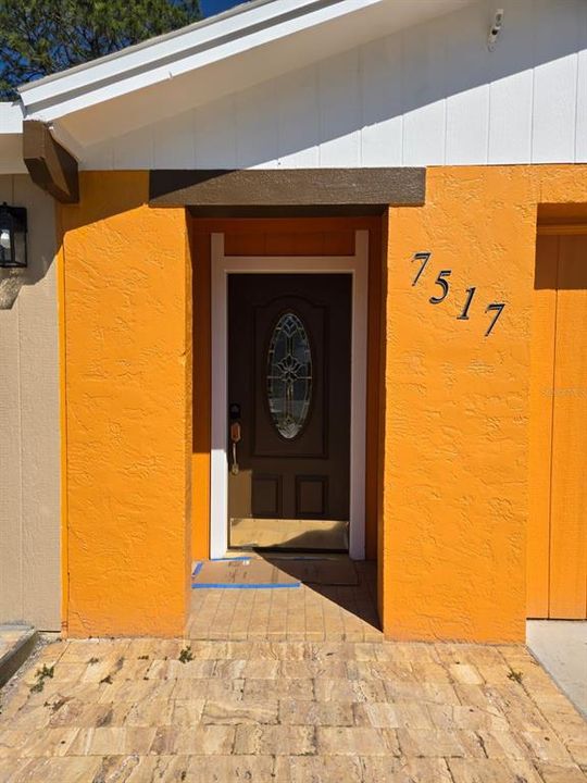 For Sale: $550,000 (6 beds, 5 baths, 2161 Square Feet)