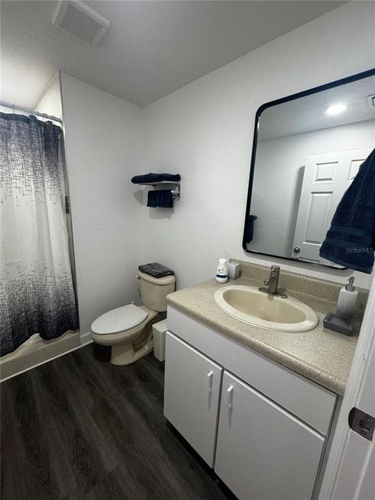 For Sale: $550,000 (6 beds, 5 baths, 2161 Square Feet)