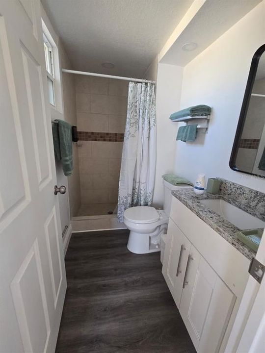 For Sale: $550,000 (6 beds, 5 baths, 2161 Square Feet)