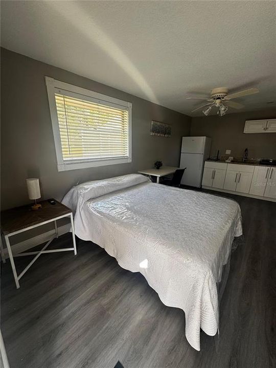 For Sale: $550,000 (6 beds, 5 baths, 2161 Square Feet)