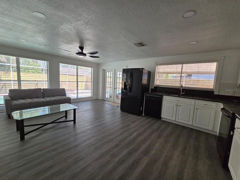 For Sale: $550,000 (6 beds, 5 baths, 2161 Square Feet)