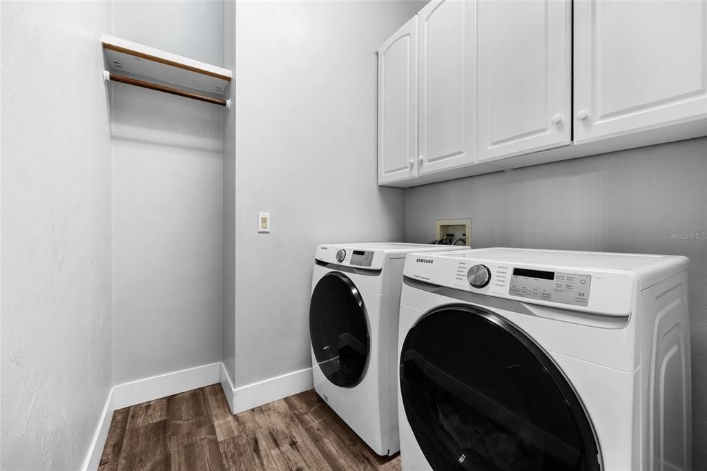 待售: $445,000 (4 贝兹, 2 浴室, 1901 平方英尺)