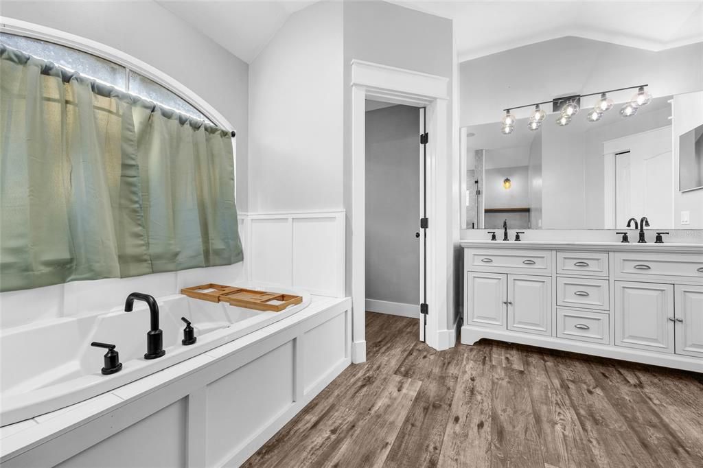 待售: $445,000 (4 贝兹, 2 浴室, 1901 平方英尺)