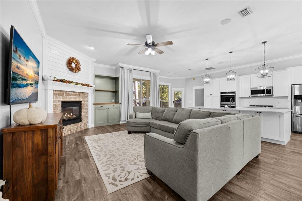 待售: $445,000 (4 贝兹, 2 浴室, 1901 平方英尺)