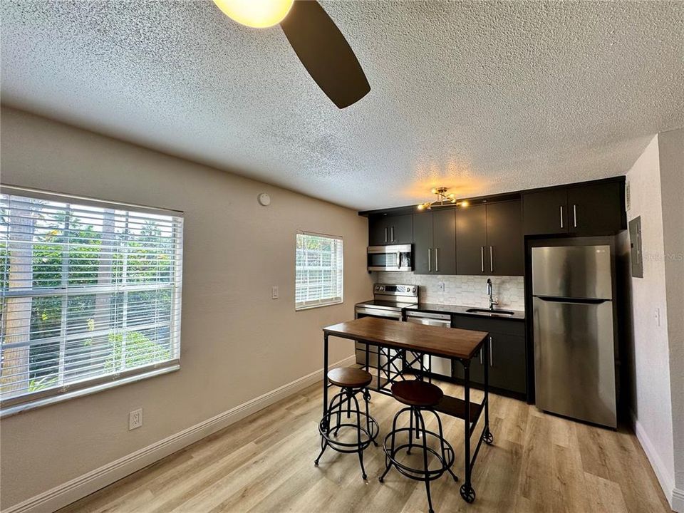 For Rent: $1,600 (1 beds, 1 baths, 550 Square Feet)