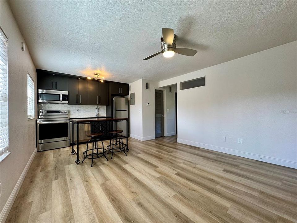 For Rent: $1,600 (1 beds, 1 baths, 550 Square Feet)