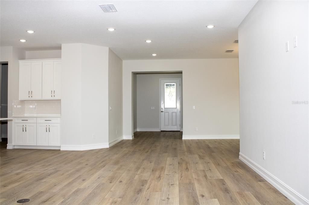 Active With Contract: $470,000 (4 beds, 3 baths, 2412 Square Feet)