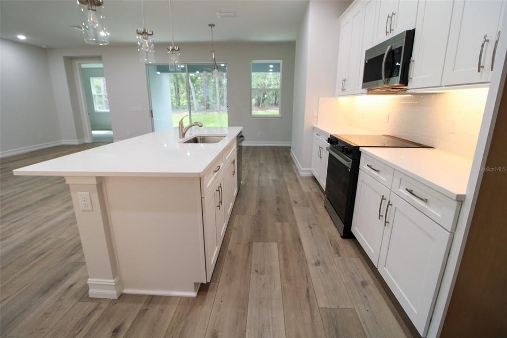 Active With Contract: $470,000 (4 beds, 3 baths, 2412 Square Feet)