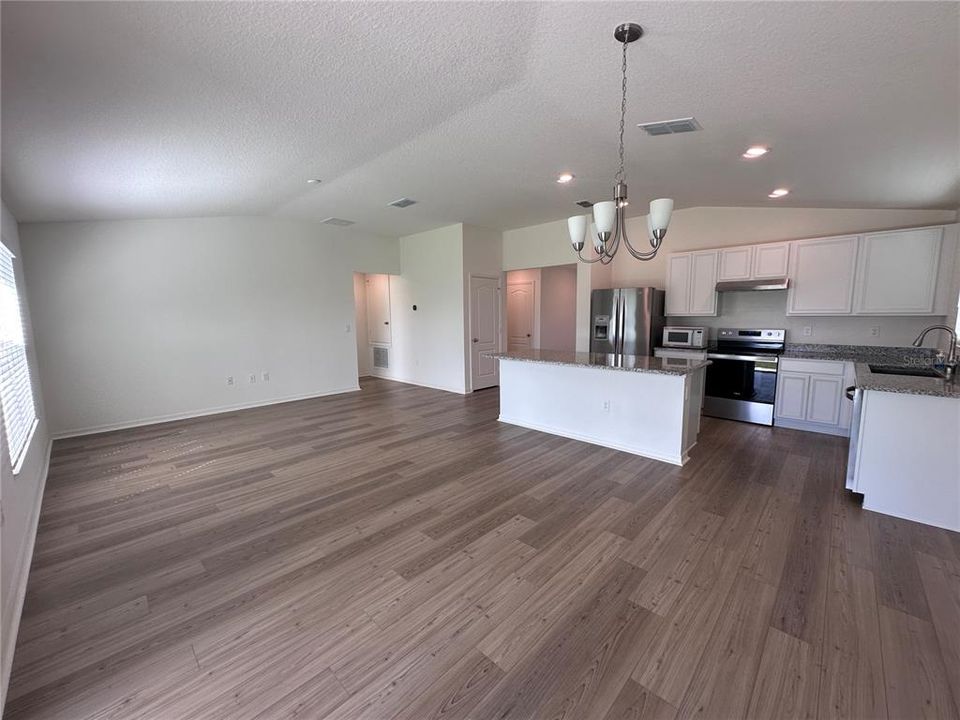 В аренду: $1,900 (3 спален, 2 ванн, 1579 Квадратных фут)