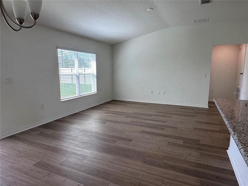 В аренду: $1,900 (3 спален, 2 ванн, 1579 Квадратных фут)