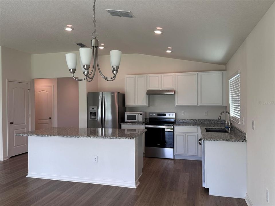 В аренду: $1,900 (3 спален, 2 ванн, 1579 Квадратных фут)