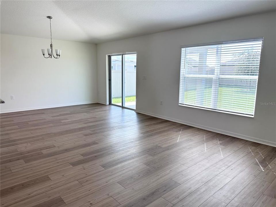 В аренду: $1,900 (3 спален, 2 ванн, 1579 Квадратных фут)