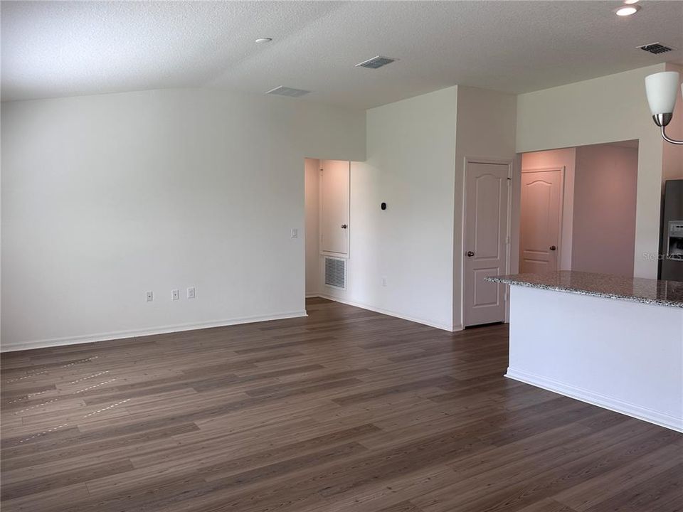 В аренду: $1,900 (3 спален, 2 ванн, 1579 Квадратных фут)