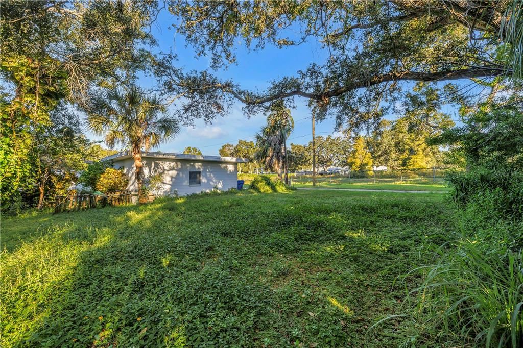 合同活跃: $100,000 (0.12 acres)