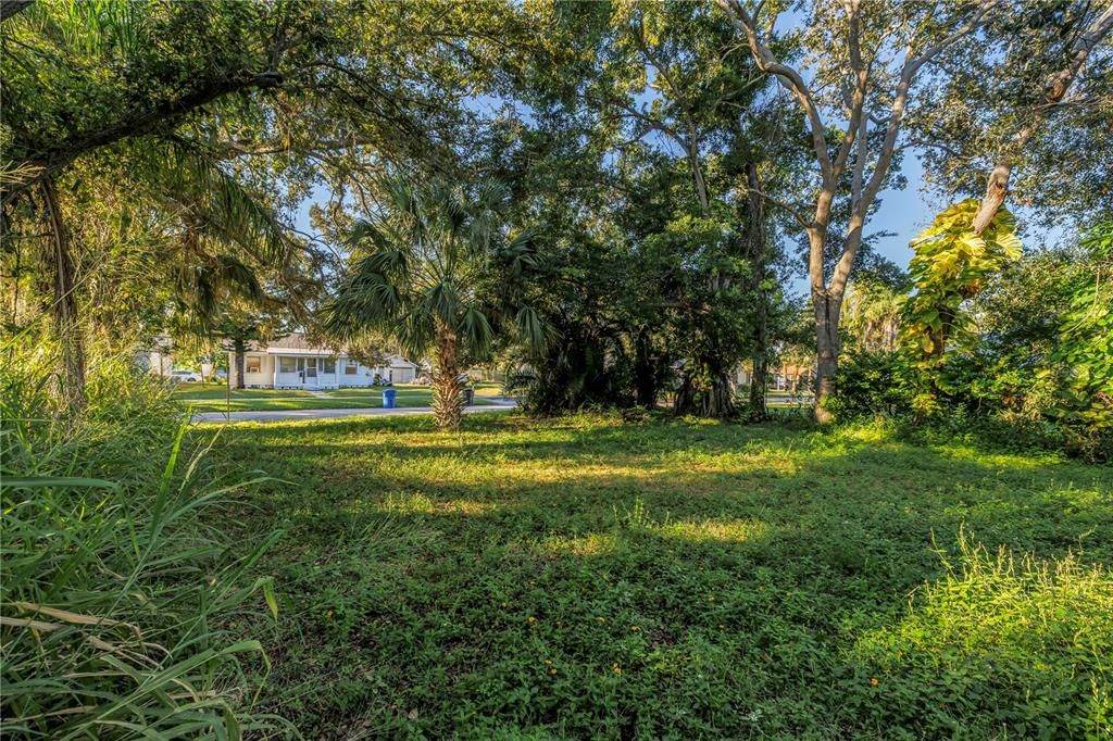 合同活跃: $100,000 (0.12 acres)