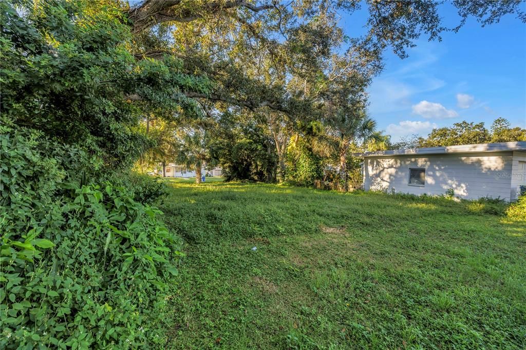 合同活跃: $100,000 (0.12 acres)