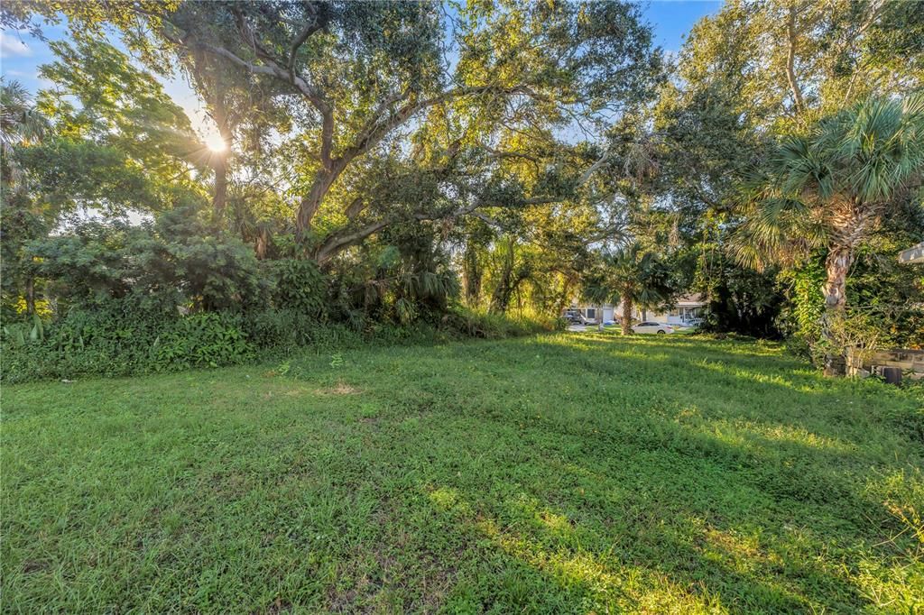 合同活跃: $100,000 (0.12 acres)