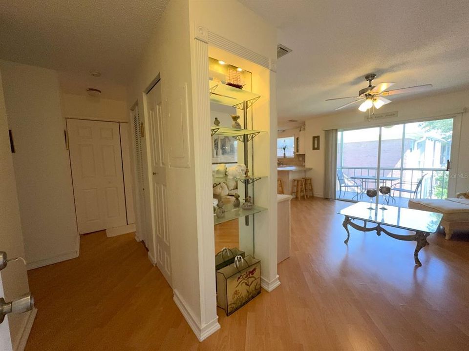 For Sale: $209,999 (2 beds, 2 baths, 1075 Square Feet)