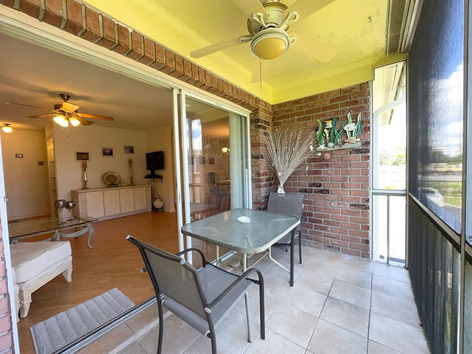 For Sale: $209,999 (2 beds, 2 baths, 1075 Square Feet)