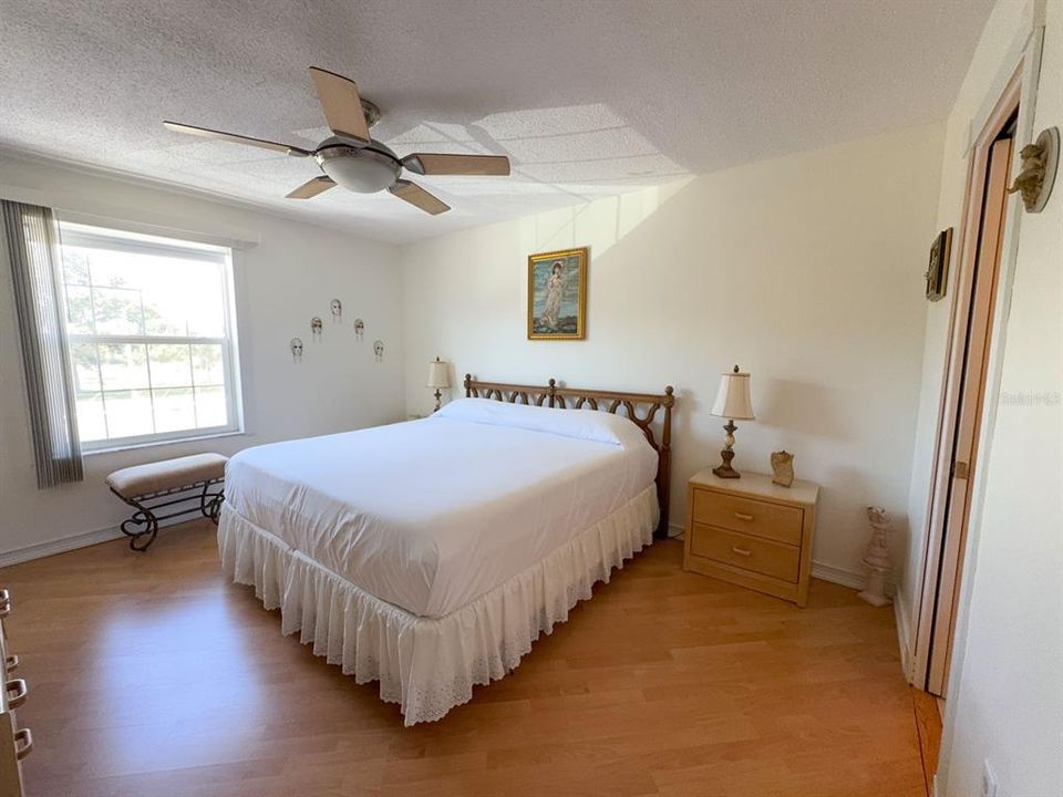 For Sale: $209,999 (2 beds, 2 baths, 1075 Square Feet)