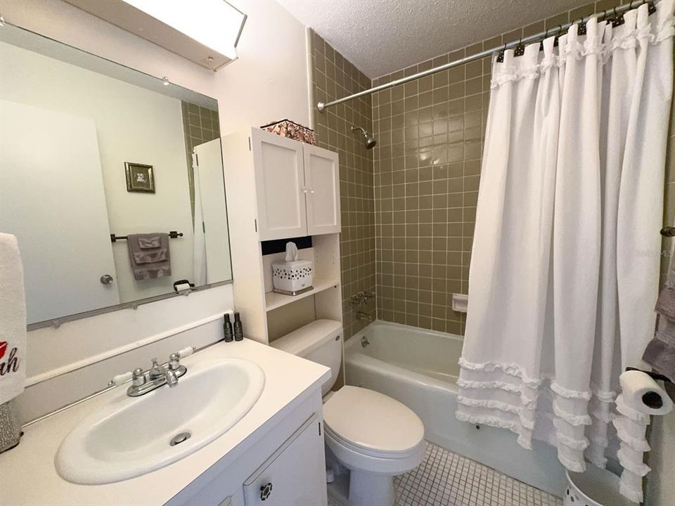For Sale: $209,999 (2 beds, 2 baths, 1075 Square Feet)