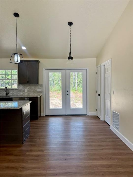 待售: $259,900 (3 贝兹, 2 浴室, 1201 平方英尺)